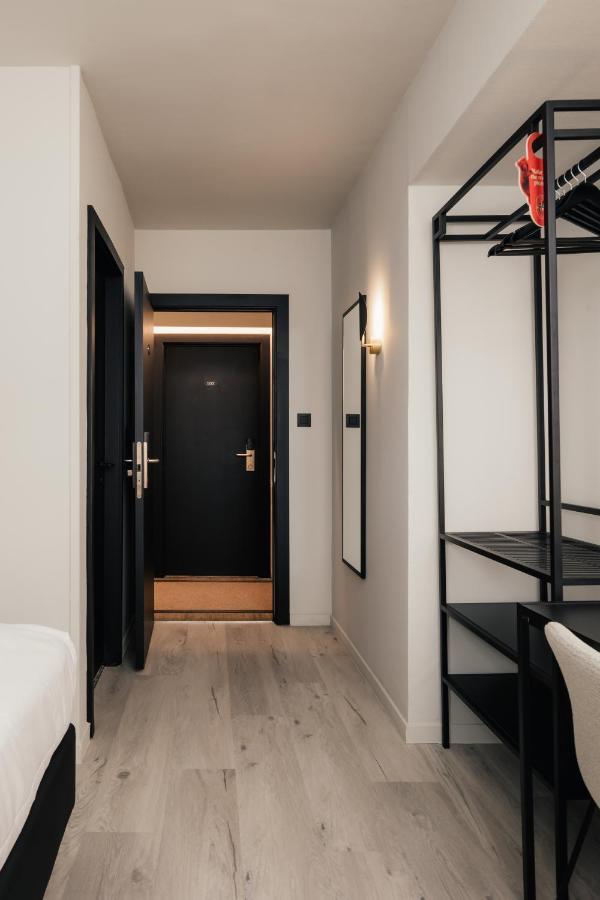 Hotel Au Lit Des Ours アン・シュール・レッス エクステリア 写真